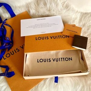 💖Authentic LV empty box and dust bag💖